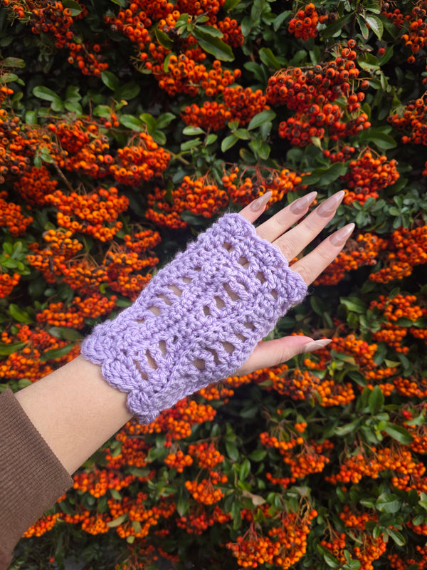 Wavy fingerless gloves (PDF crochet pattern, beginner/intermediate)