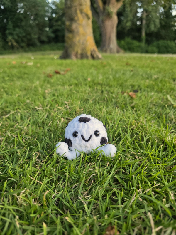 Kicky (PDF crochet pattern, no sew, beginner friendly)